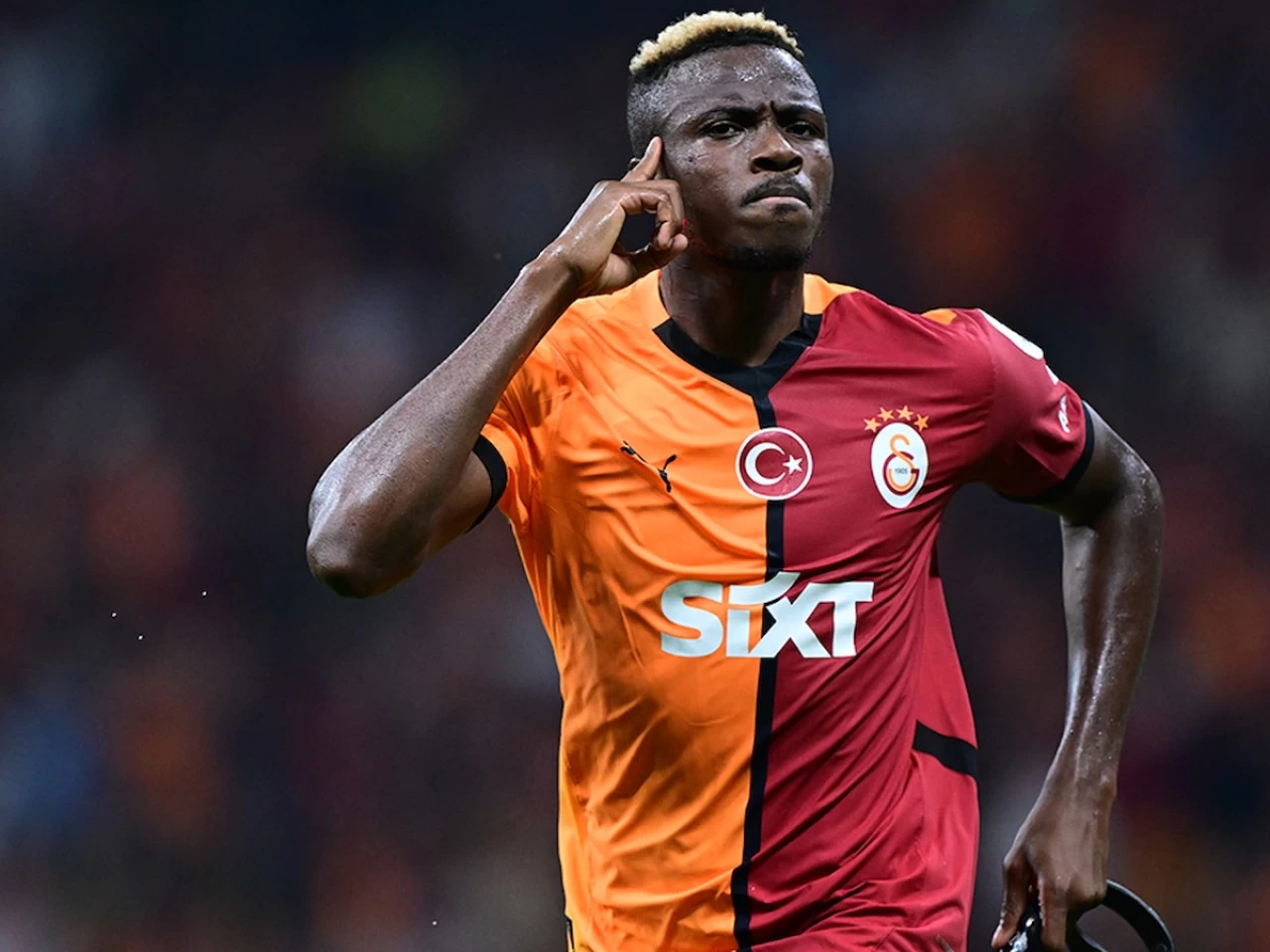 Galatasaray'dan Victor Osimhen'in Sakatlığına İlişkin Açıklama: Avrupa Ligi Maçında Forma Giymesi Zor