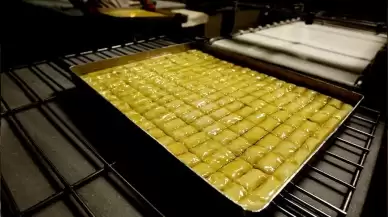 Baklava Yapımında Yağ Kullanımı: Doğru Yağ Miktarı ve Zamanlaması