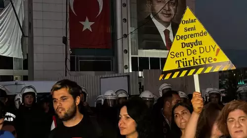 AKP Genel Merkezi Önünde Ötanazi Karşıtı Protesto Gerçekleştirildi