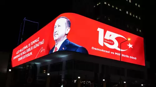 Cumhurbaşkanı Erdoğan'ın 15 Temmuz mesajı, dev ekranda yankılandı.