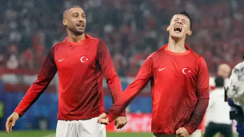 Cenk Tosun ile Fenerbahçe Kulübü Arasında Anlaşma Sağlandı: Resmi İmzalar Yakında Atılacak!
