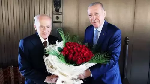 Cumhurbaşkanı Erdoğan, Bahçeli'yle Ahlat'ta buluştu