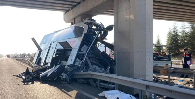 Ankara'da katliam gibi kaza: Çok sayıda ölü ve yaralı var