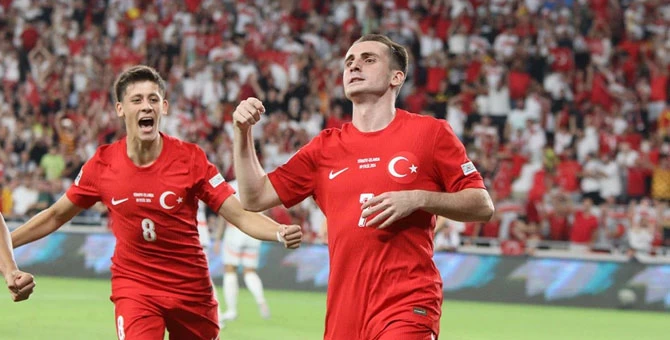 İzmir'de Kerem Aktürkoğlu'nun gecesi: İzlanda'ya hat-trick!